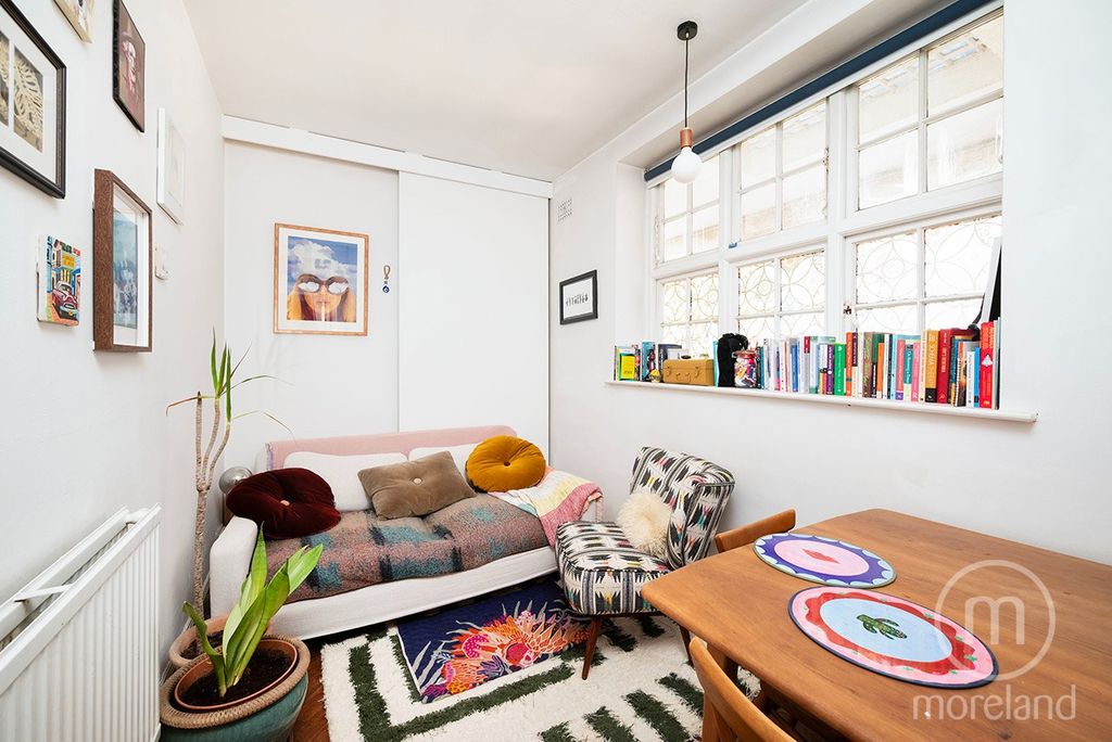 Property photo 2 of 10 5050702