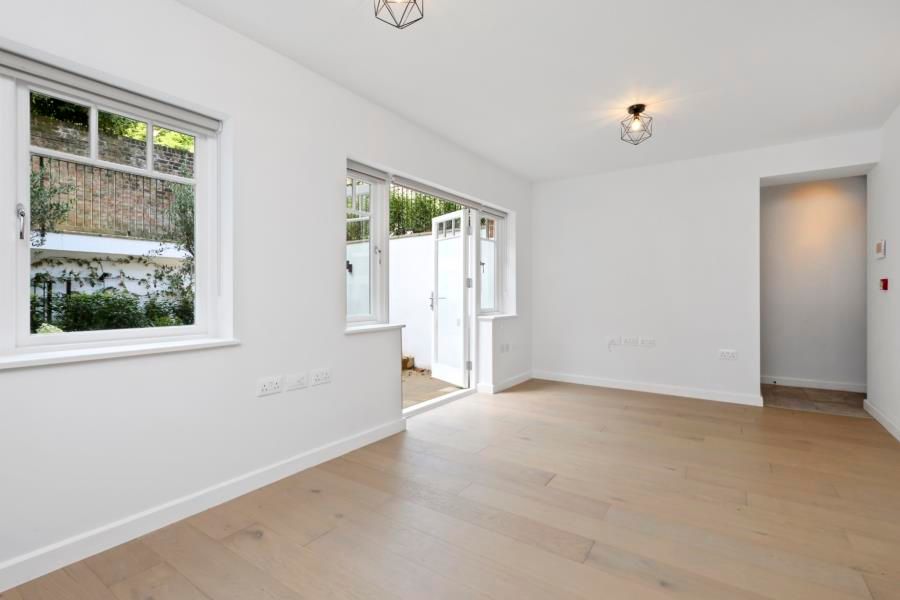 Property photo 3 of 8