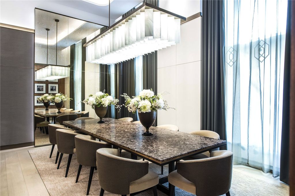 Property photo 3 of 22 Dining Area