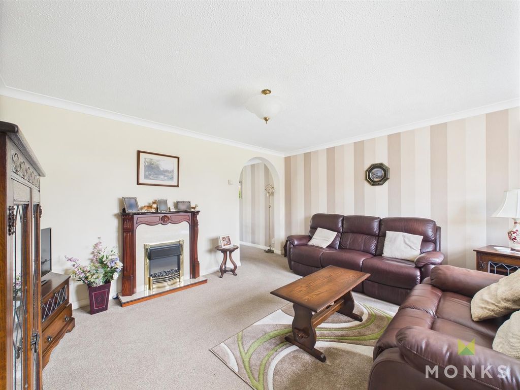 Property photo 3 of 16 Cam01520G0-Pr0240-Still008.Jpg