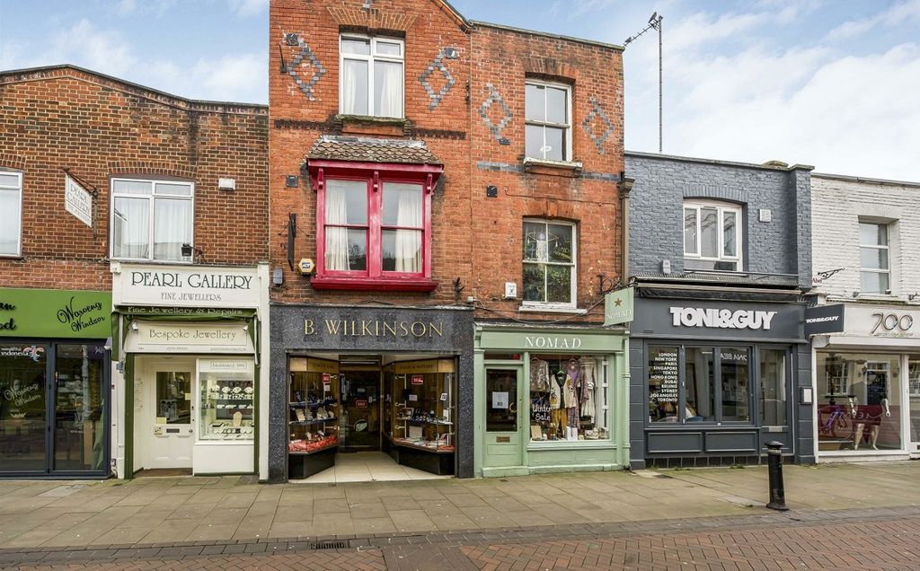 Property photo 1 of 1 Retail To Rent Peascod Street, Windsor Sl4
