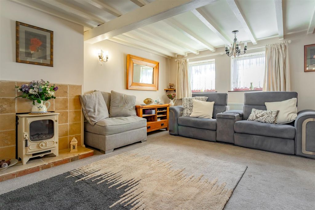 Property photo 3 of 32