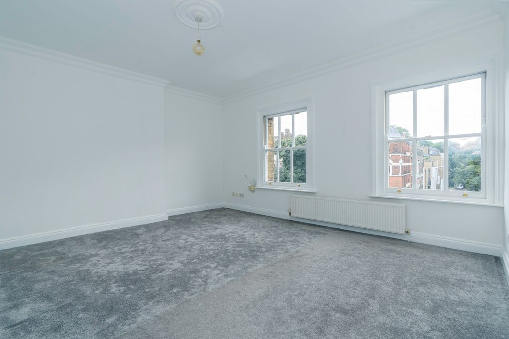 Property photo 1 of 11 Picture No. 16