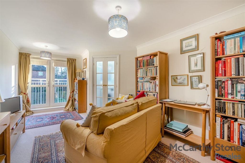 Property photo 2 of 25 8634779-Interior13.Jpg
