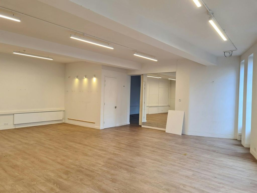 Property photo 3 of 6 Int 2.Jpg