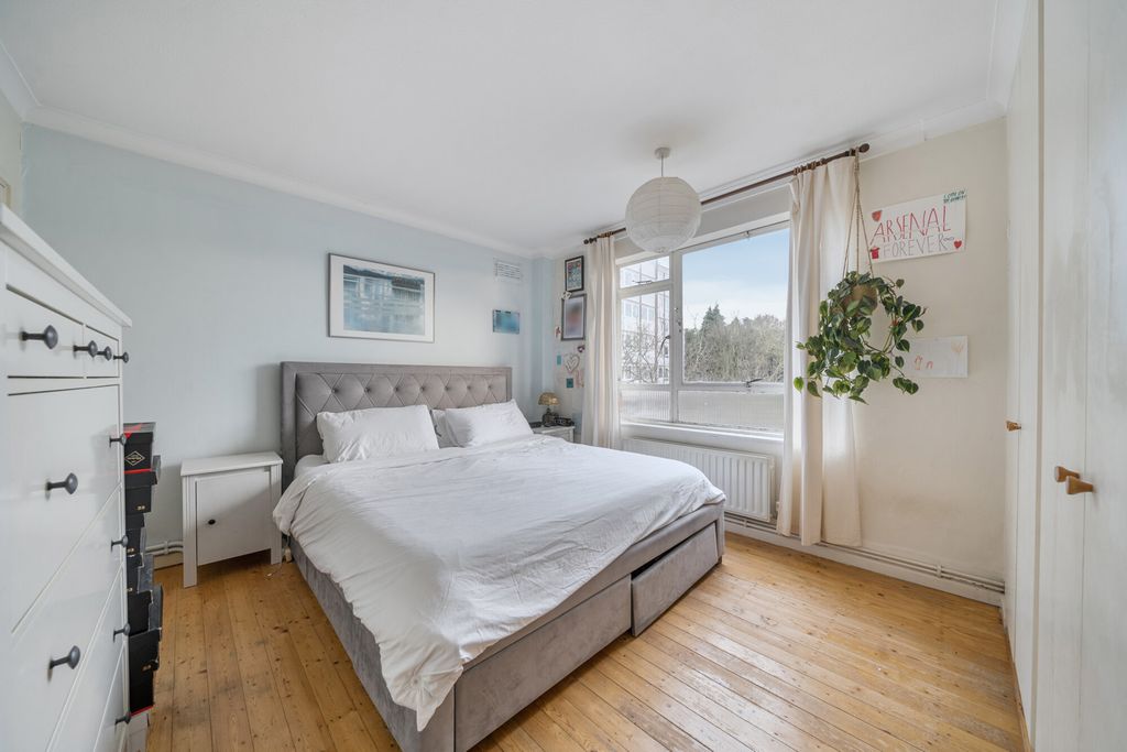 Property photo 3 of 14 1418480-12-69A1Df...