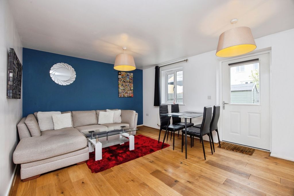 Property photo 3 of 20 Pbox-Img.Jpg