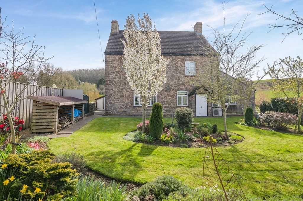 Property photo 2 of 37