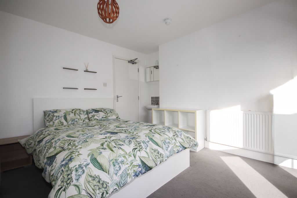 Property photo 2 of 2 Room