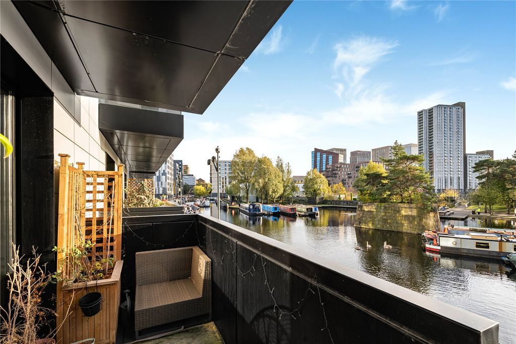 Property photo 3 of 15 Balcony