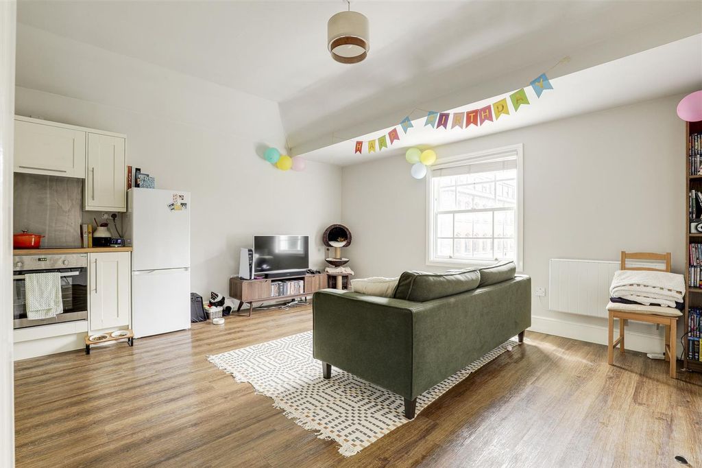 Property photo 3 of 30