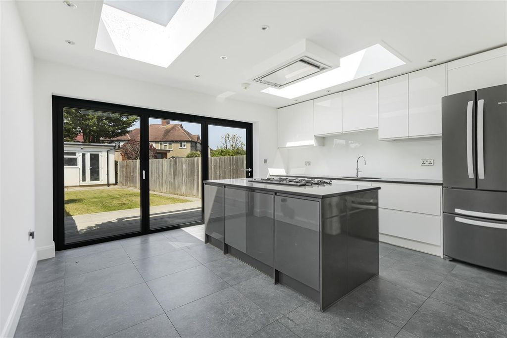 Property photo 2 of 12 Kitchen