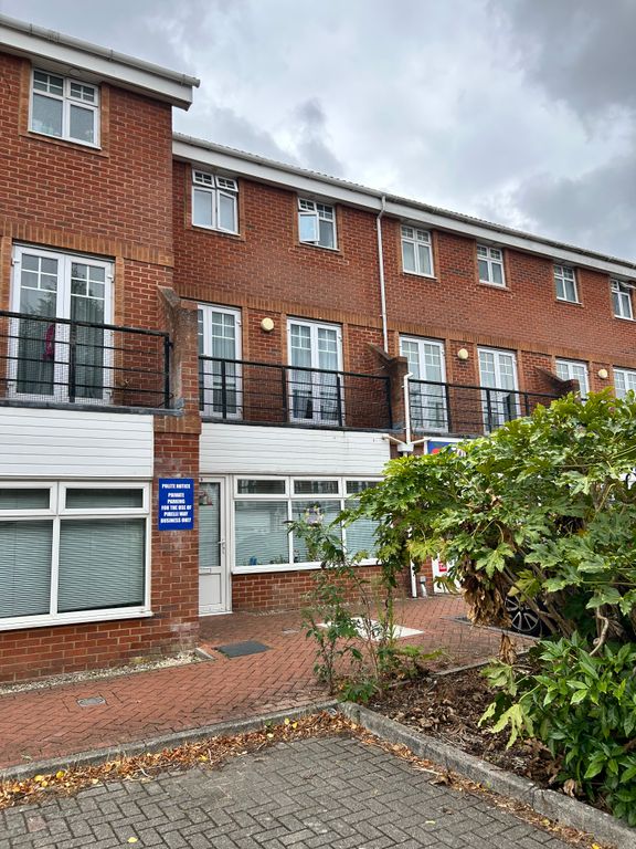 Property photo 2 of 9 9 Pirelli Way - Exterior