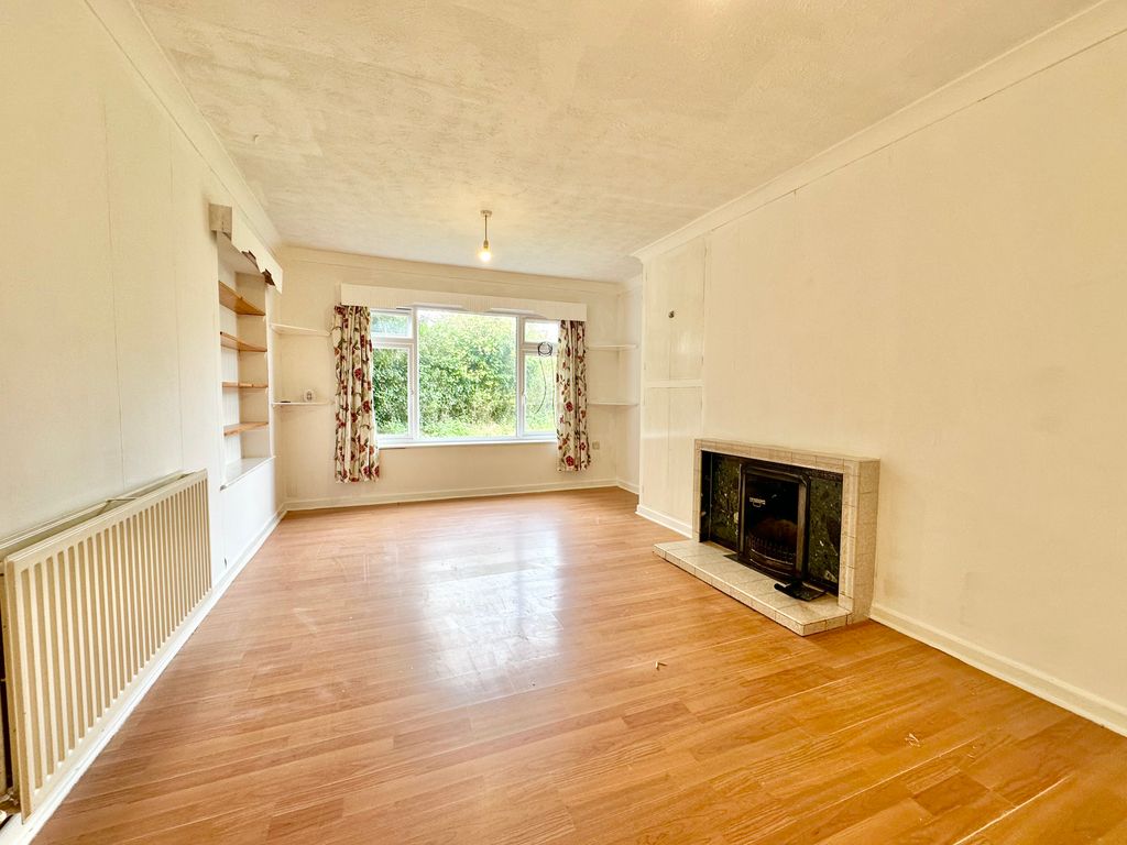 Property photo 2 of 8