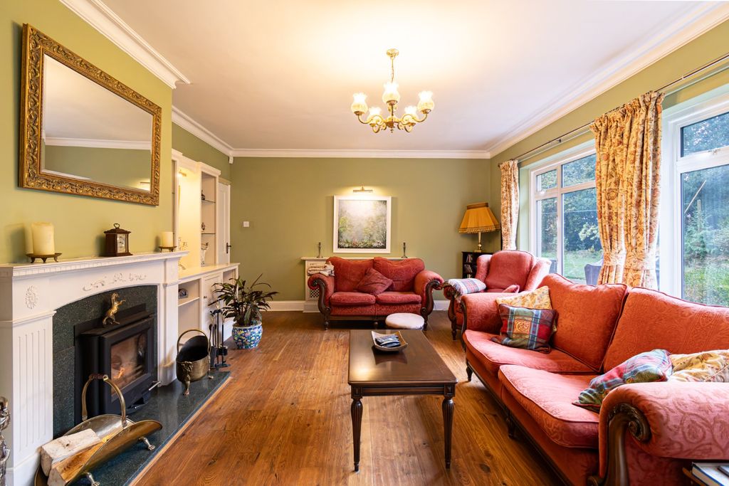 Property photo 3 of 47 4761684