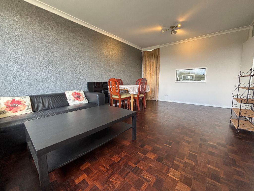 Property photo 2 of 13 Image