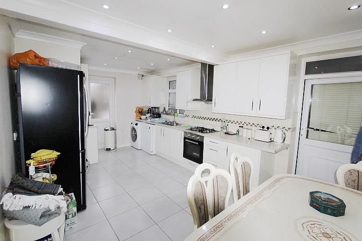 Property photo 3 of 15 Kitchen/Diner