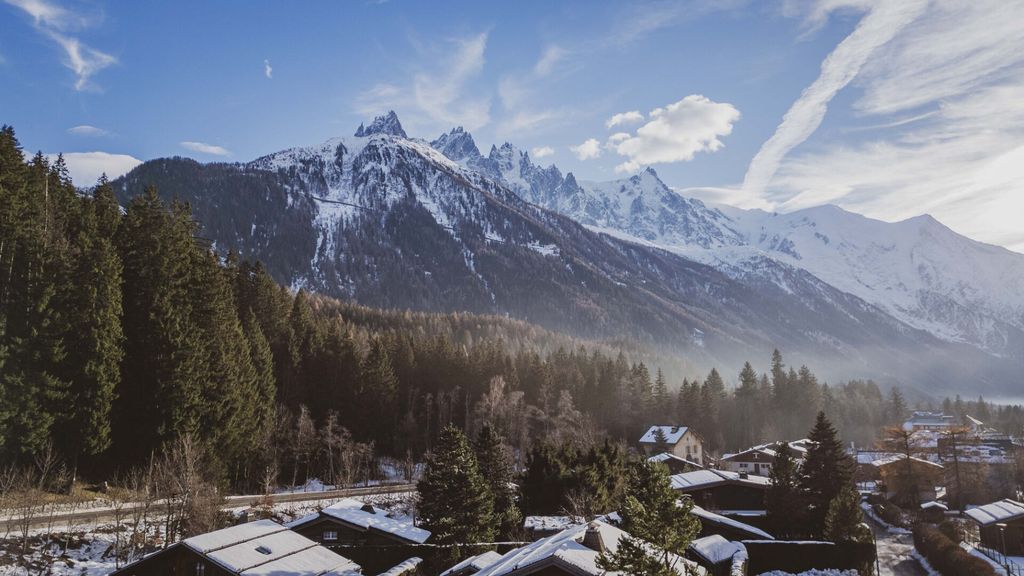 Property photo 2 of 13 Chamonix Chalet For