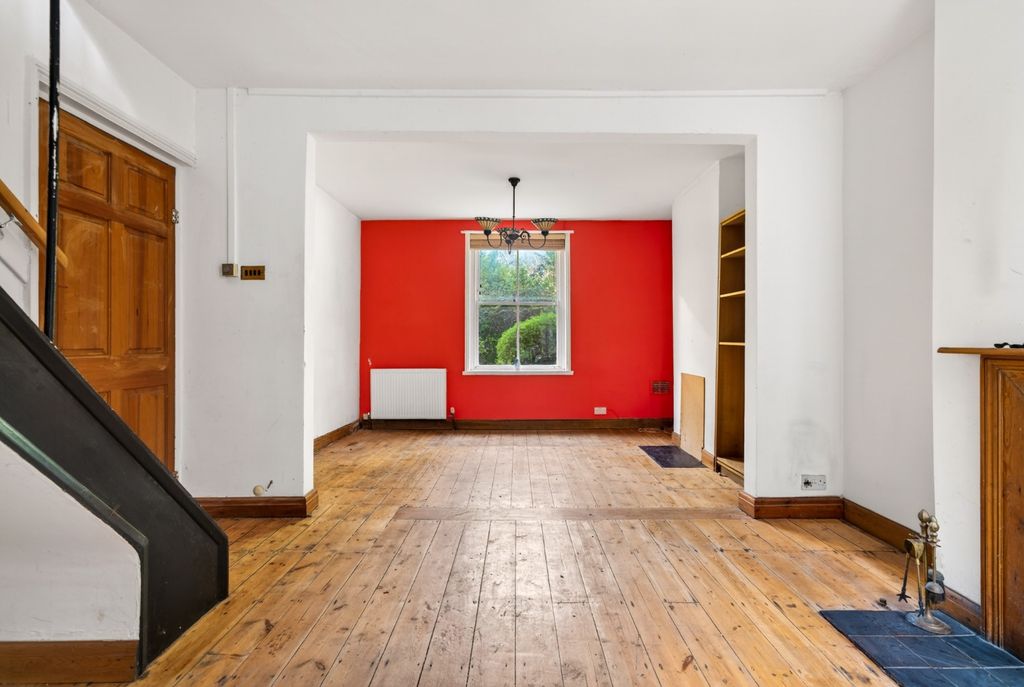 Property photo 3 of 13 4826332