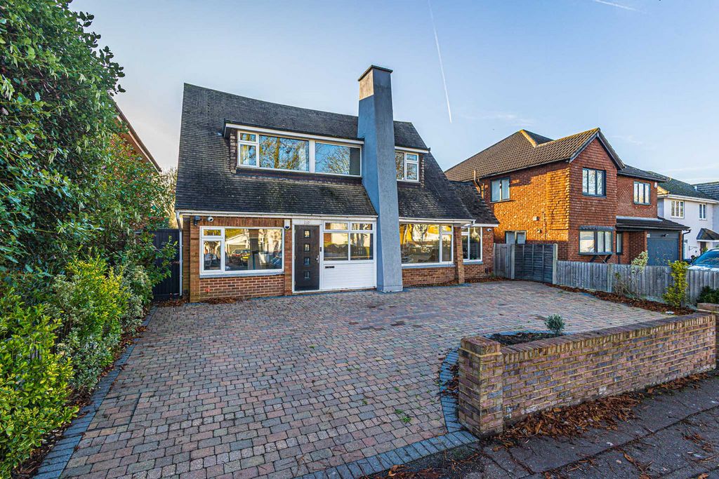 Property photo 1 of 41