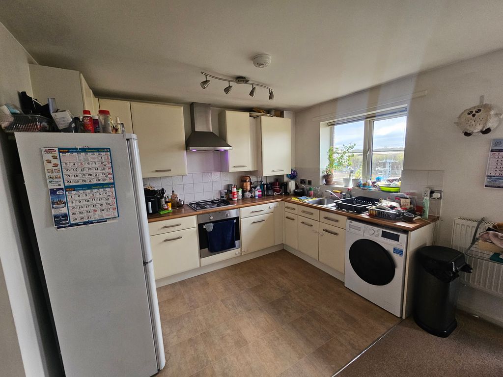 Property photo 2 of 6 Kitchen