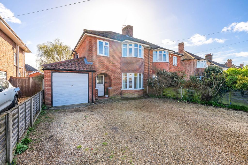 Property photo 2 of 24