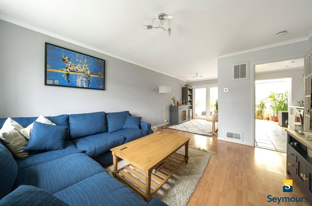 Property photo 2 of 16 Living Room