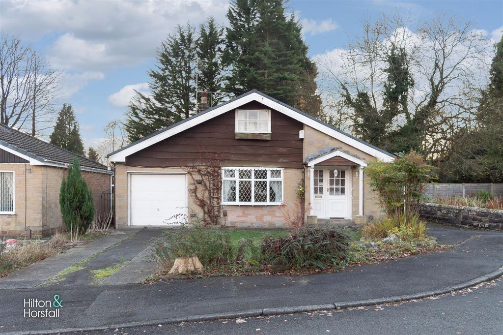 Property photo 1 of 16 Carr Hall Gardens