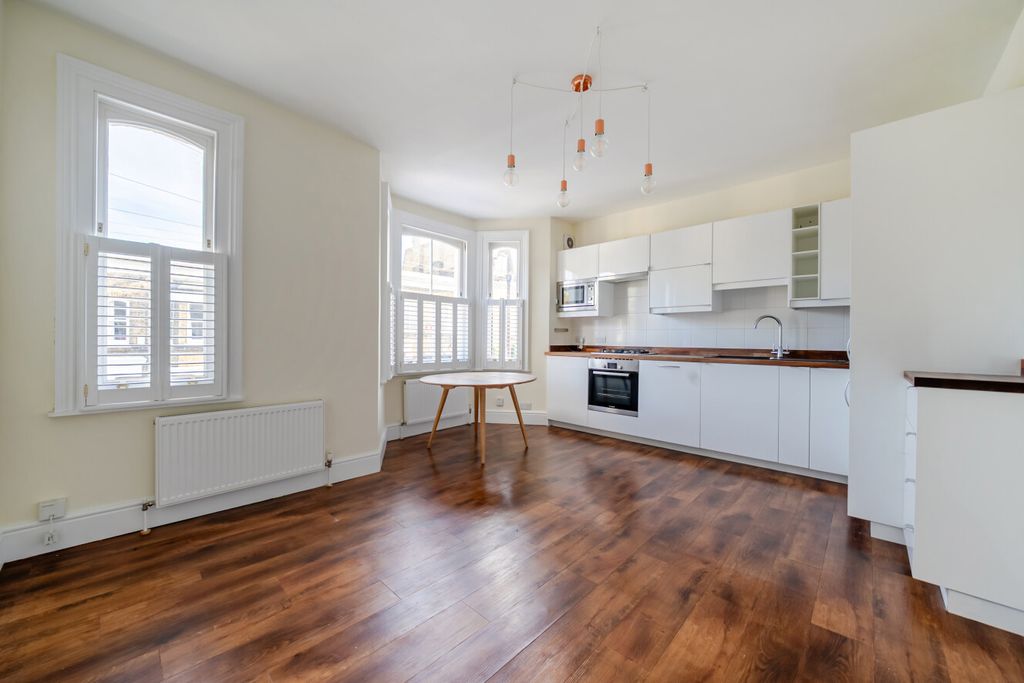 Property photo 1 of 8 1530957-11-6Ac7B1...
