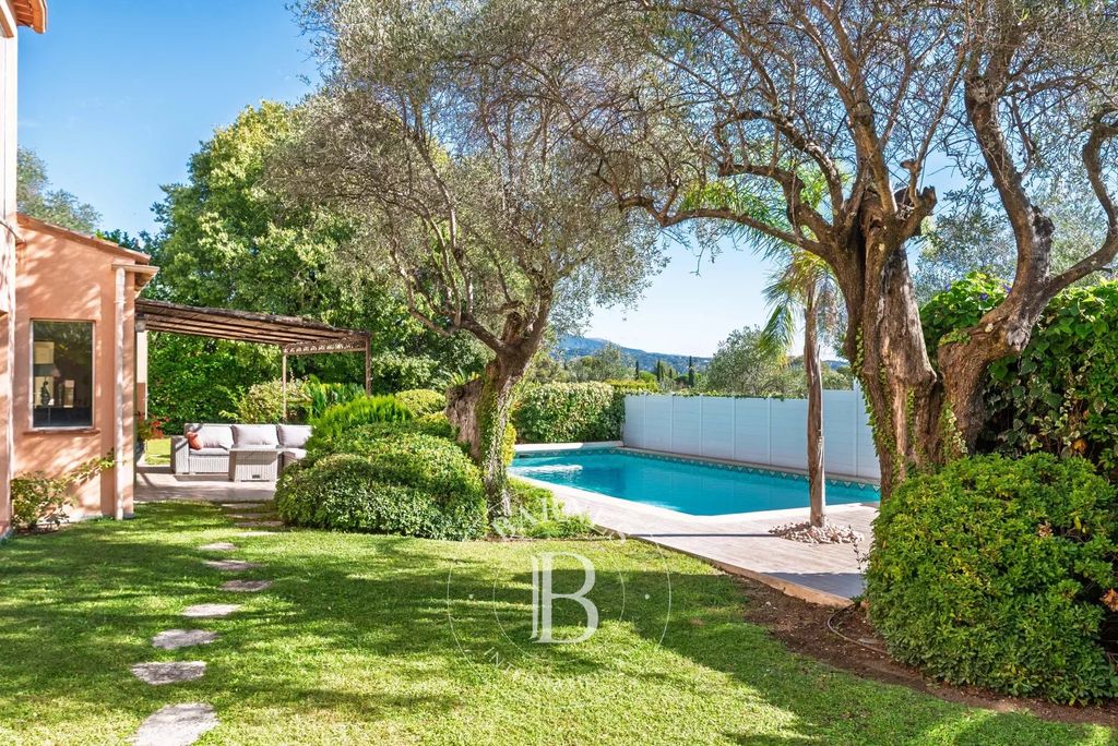 Property photo 3 of 23