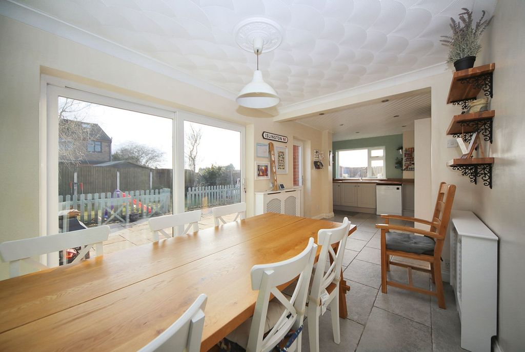 Property photo 3 of 25