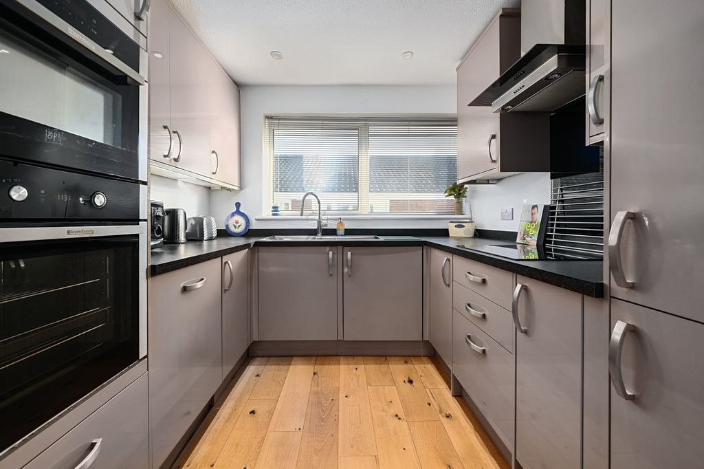 Property photo 2 of 17 Kitchen