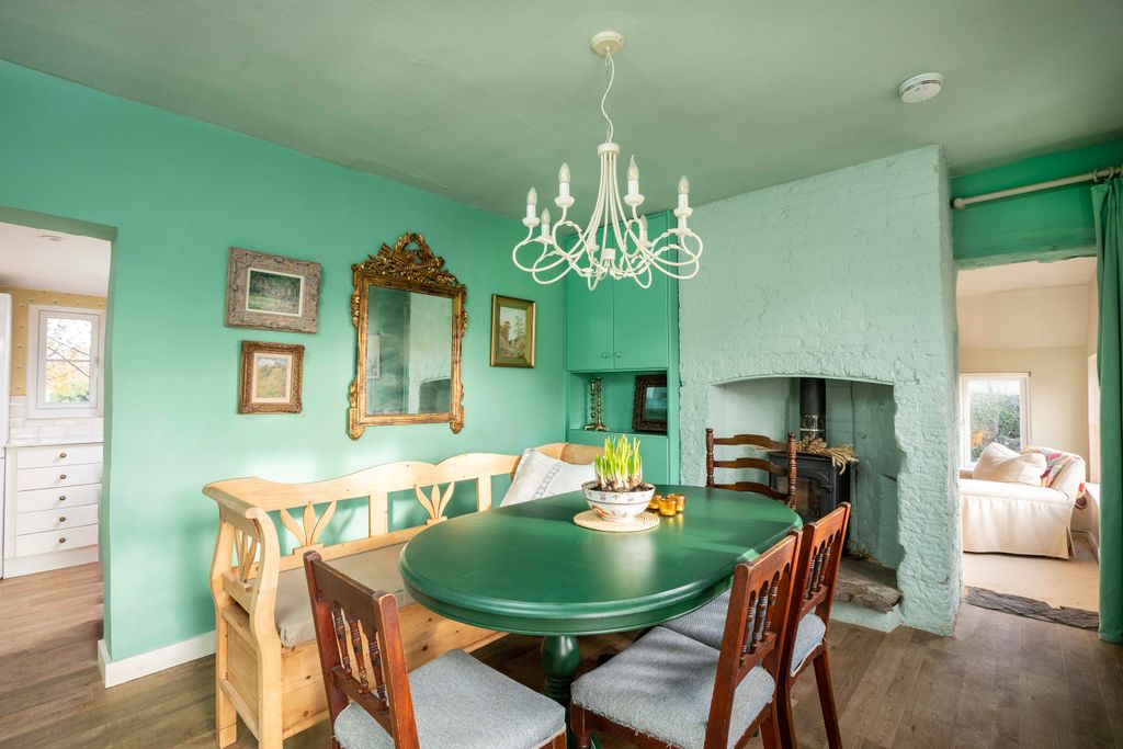 Property photo 3 of 21