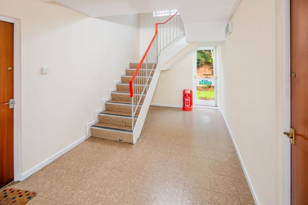 Property photo 3 of 17 Communal Hallway