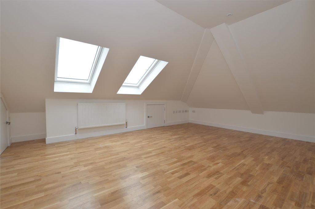 Property photo 3 of 8 Bedroom
