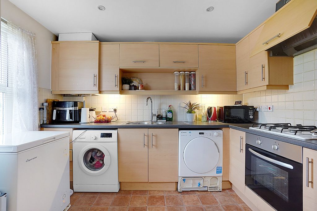 Property photo 3 of 14 4109357