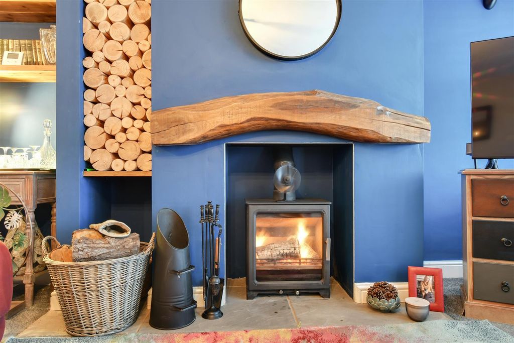 Property photo 3 of 33