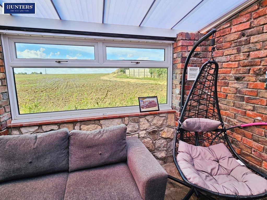 Property photo 1 of 31 Conservatory