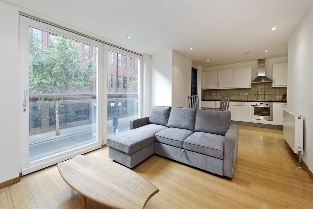 Property photo 2 of 9 (Main)