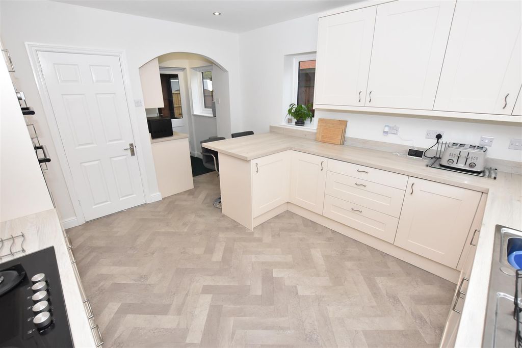 Property photo 3 of 26 Dsc_0126 - Copy (11).Jpg