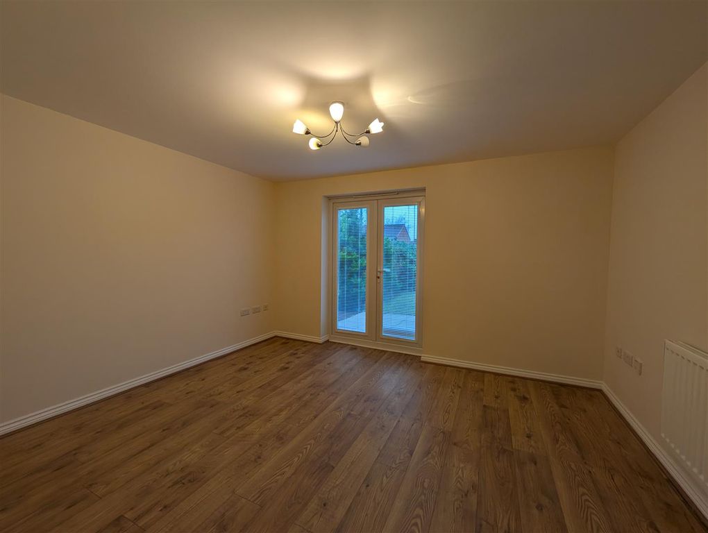 Property photo 2 of 14 Lounge