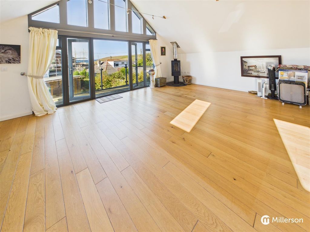 Property photo 2 of 25 Cam05092G0-Pr0115-Still010.Jpg