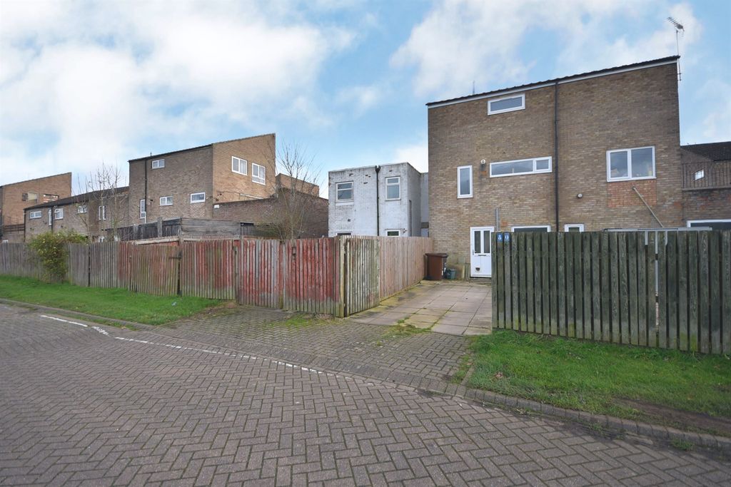Property photo 1 of 3