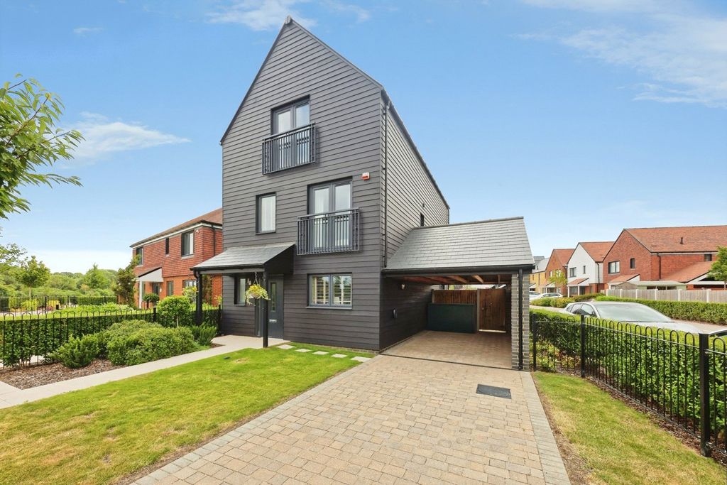 Property photo 1 of 19 Picture No. 05