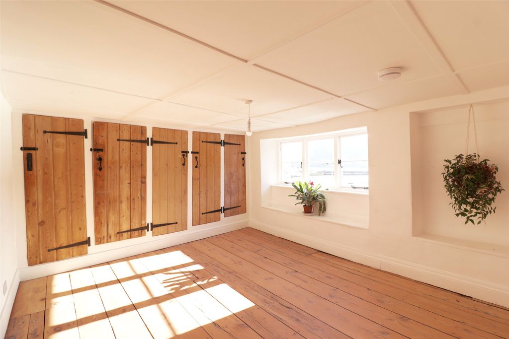 Property photo 3 of 12 Picture No. 01