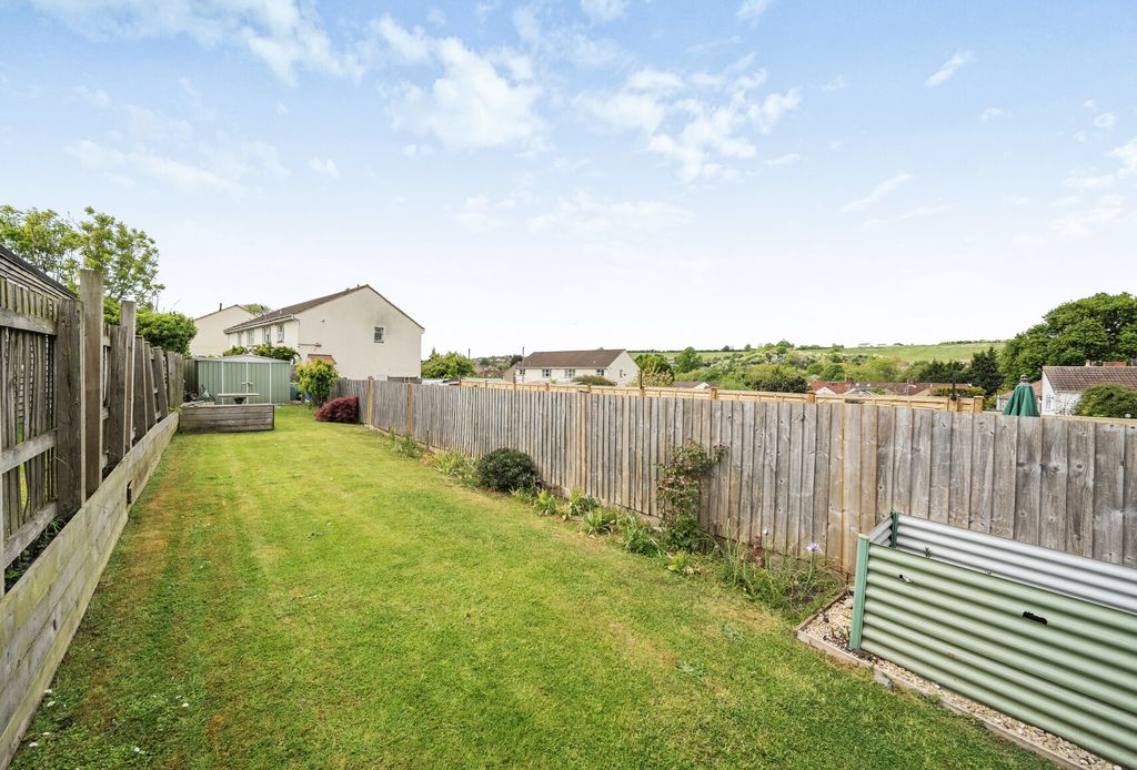 Property photo 2 of 15 4-681cc26Bad725-1...