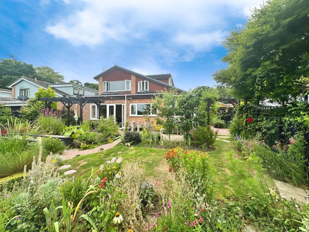 Property photo 1 of 25