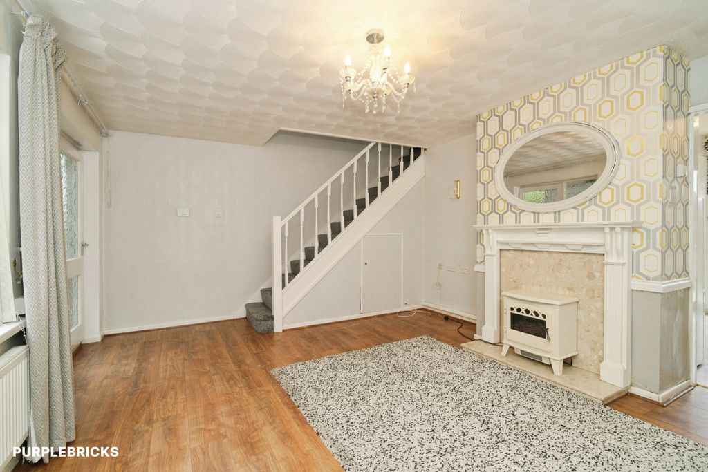 Property photo 3 of 28