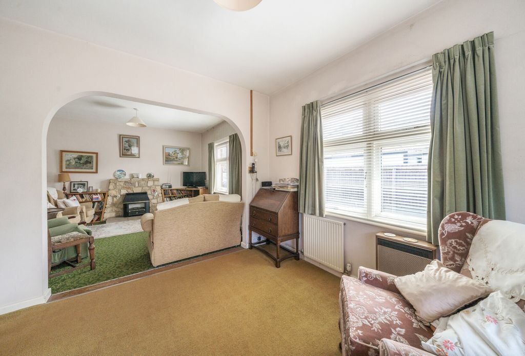 Property photo 3 of 14 1319023-6-686Bb85...