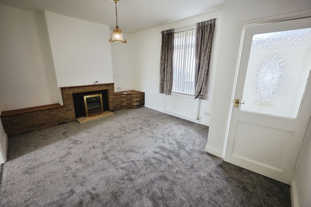 Property photo 2 of 8 Pbox-Img.Jpg